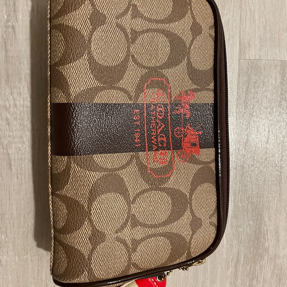 COACH MAKEUP CASE AUTHENTIC!